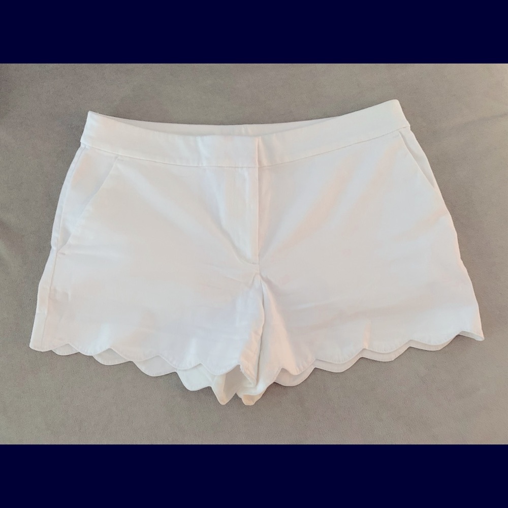 Loft scalloped white shorts 2.5”-3” inseam